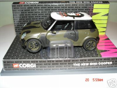 マドンナ　 American Life 　Corgi製　Mini Cooper Madonna American Life - Red Mini Cooper - VIP Edition UK