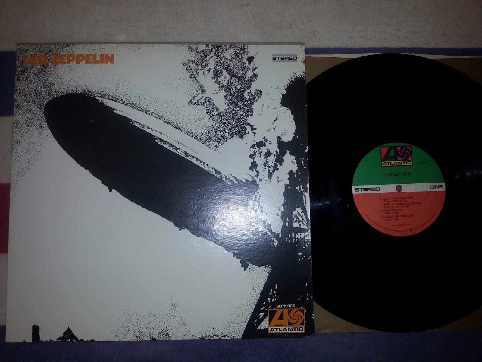 Led Zeppelin One Tracklist popsike.com - Led Zeppelin 1 I ONE Debut DISC: VG+/VG++ ORIGINAL 1970s ...