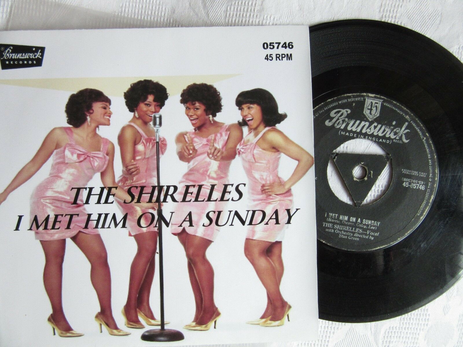 popsike.com - 45. THE SHIRELLES I MET HIM ON A SUNDAY UK. BRUNSWICK 7