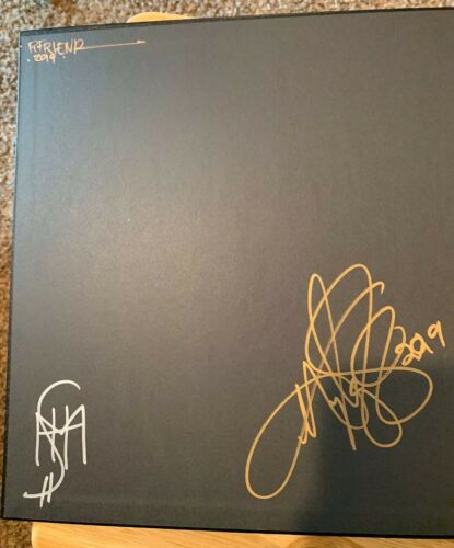 MEGADETH 直筆サイン DEATH BY DESIGN レコード　メガデス MEGADETH DEATH BY DESIGN HARDCOVER (MEGADETH OMNIBUS) Signed