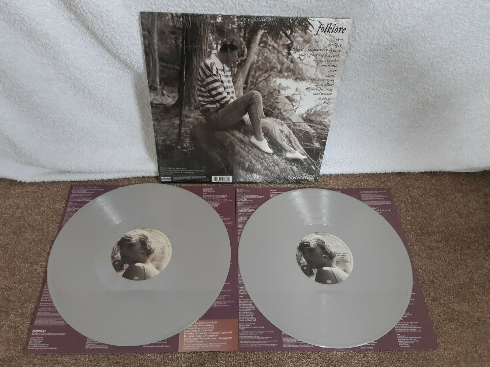popsike.com - Taylor Swift Folklore #3 Grey “meet me behind the 