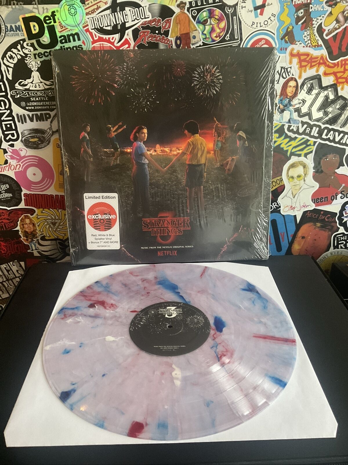 STRANGER THINGS 3 Soundtrack 2LP VG+ RED WHITE BLUE VINYL SHRINK HYPE 7&rdquo; PUZZLE A