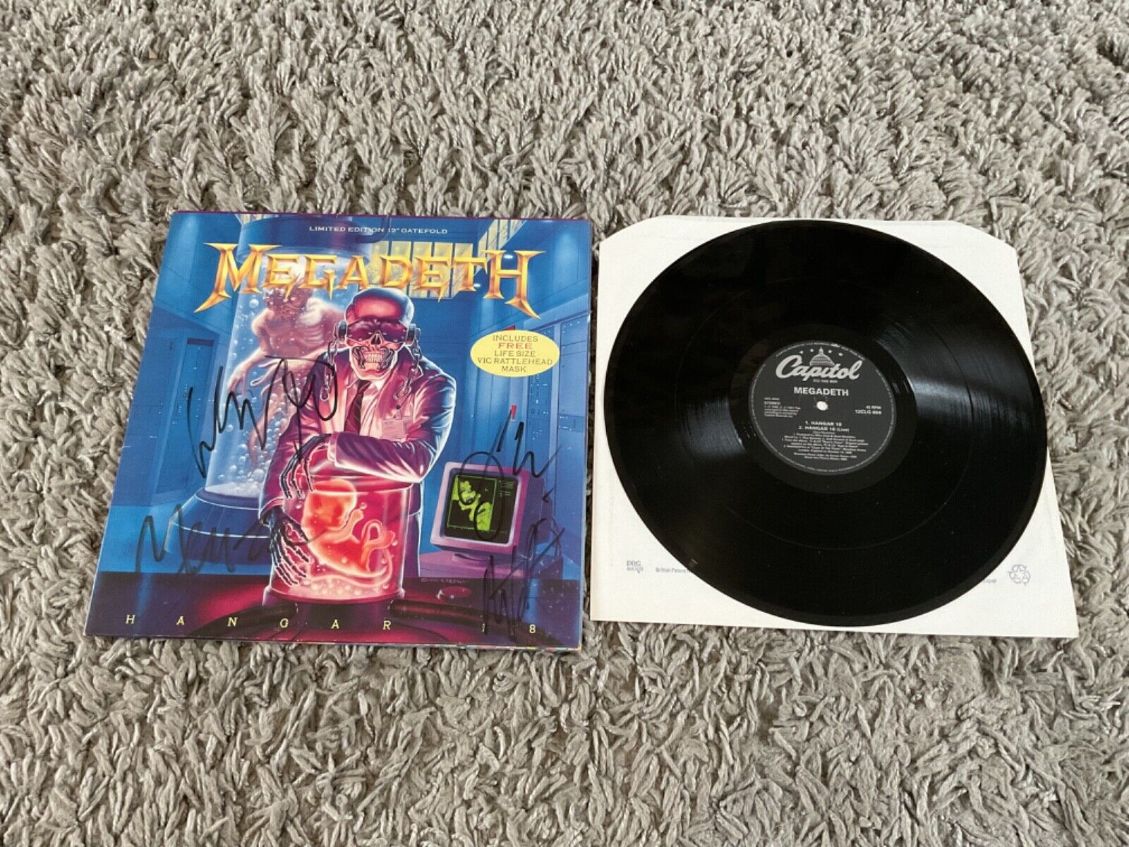 popsike.com - Megadeth “Hangar 18” Original 1991 U.K. FULLY SIGNED