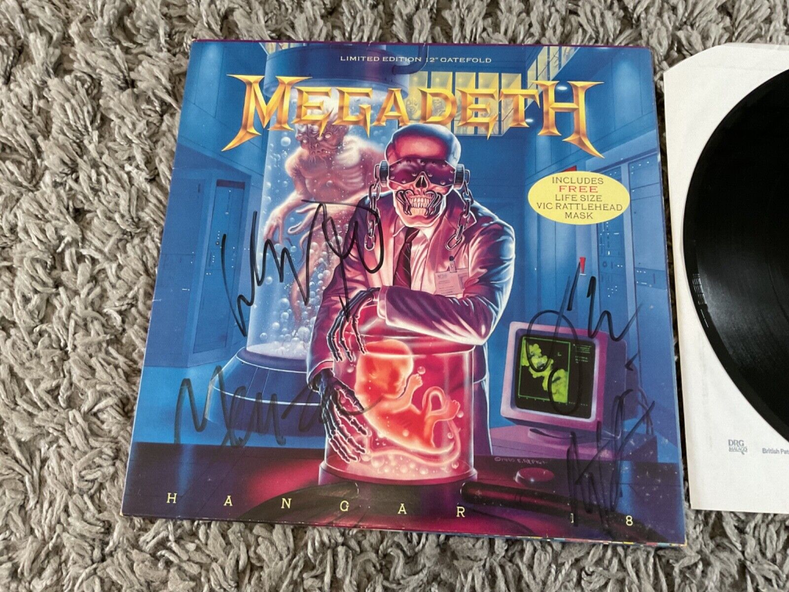 popsike.com - Megadeth “Hangar 18” Original 1991 U.K. FULLY SIGNED