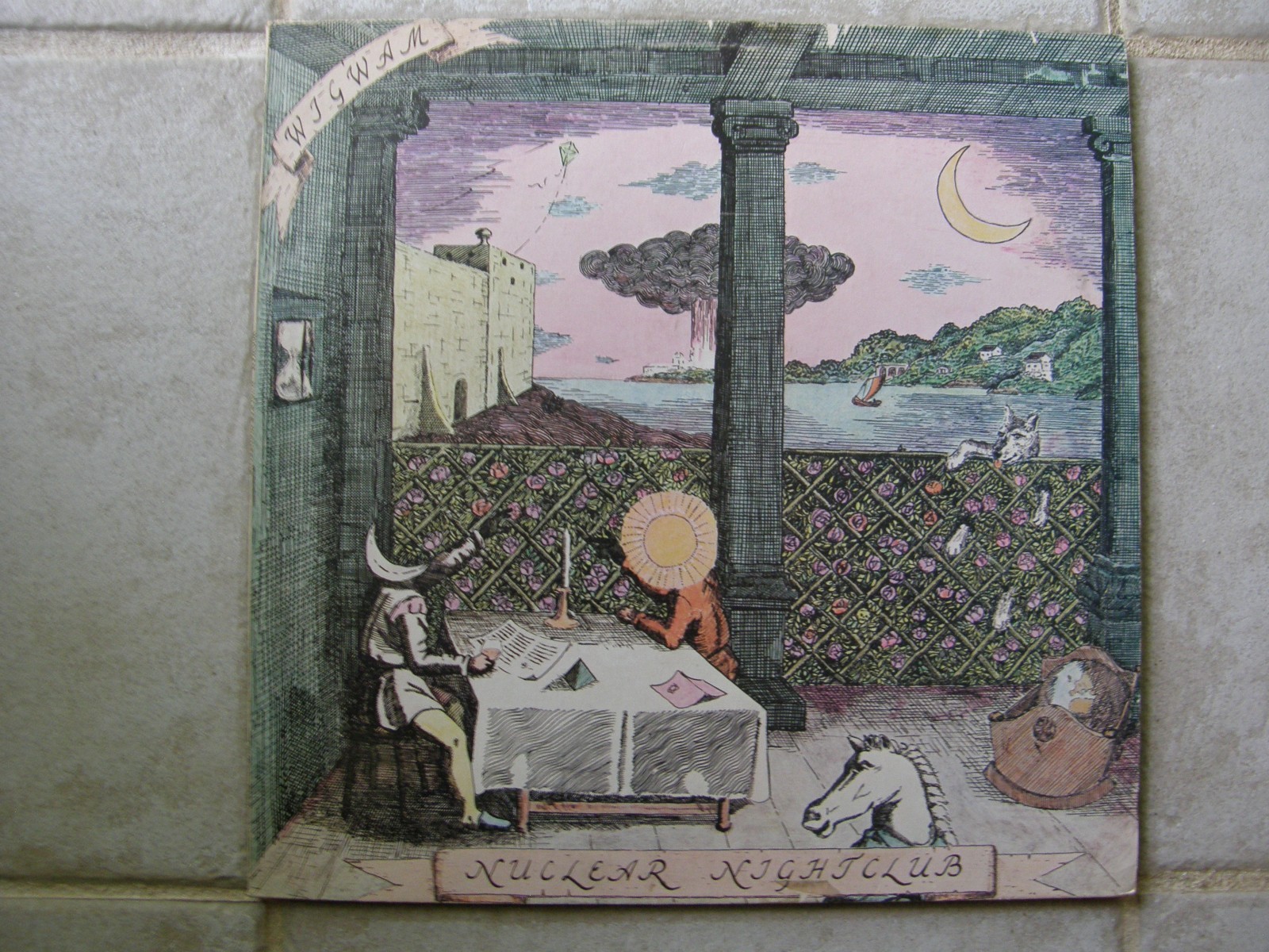 Wigwam-Nuclear Nightclub 1975 Finland Love Records LRLP 129 VG(+)/EX- Plays EX