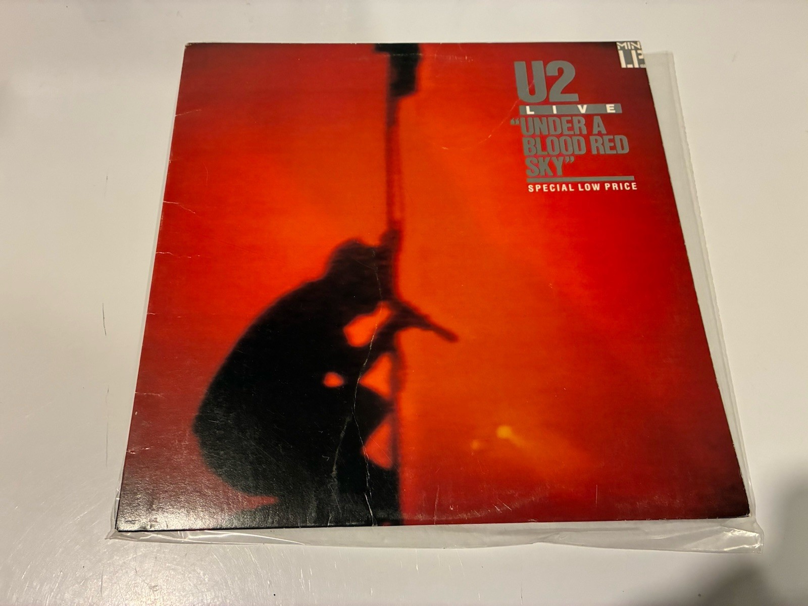 U2 UNDER A BLOOD RED SKY 1983 Island 90127-1-B A