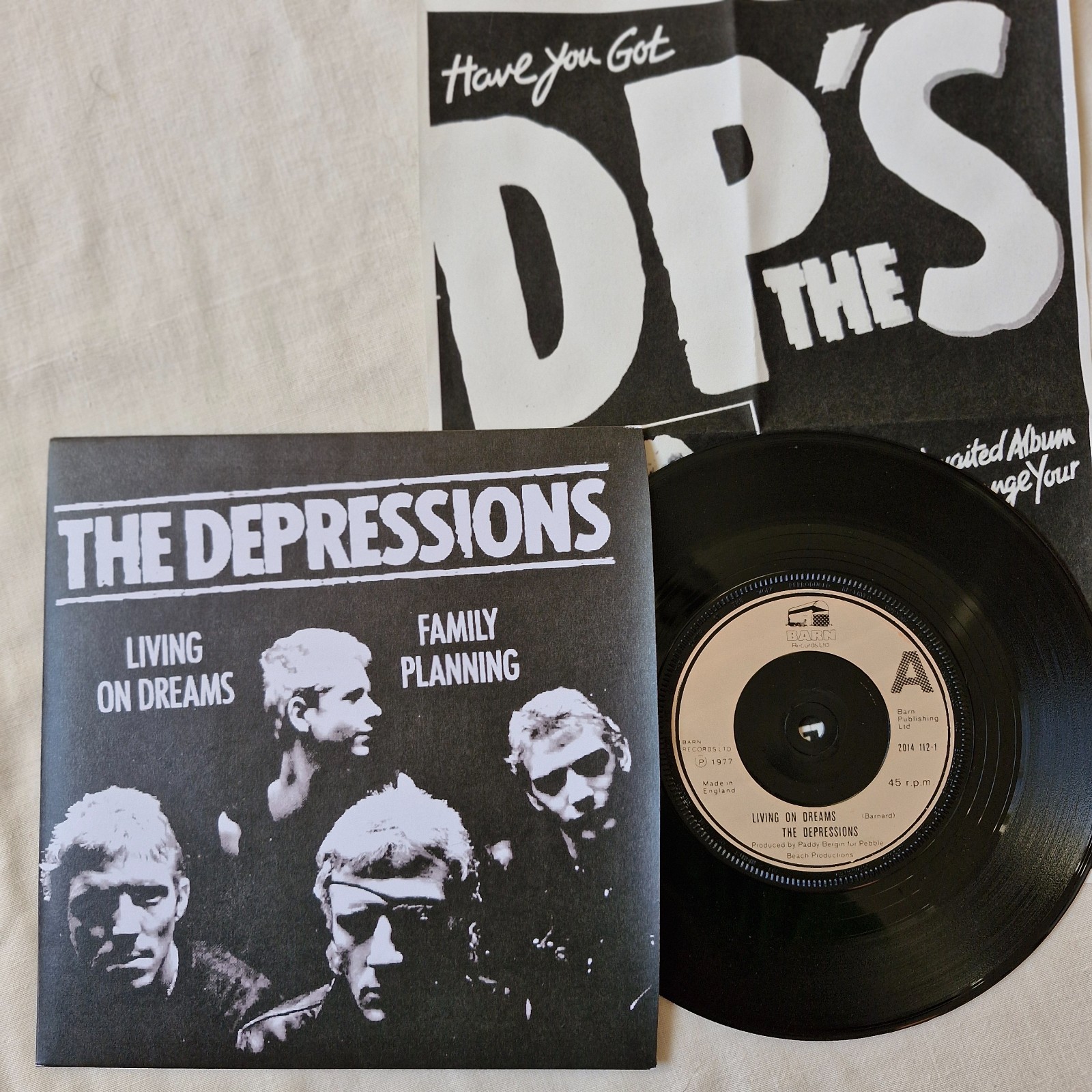 THE DEPRESSIONS - LIVING ON DREAMS / FAMILY PLANNING 1977 UK BARN LABEL PUNK A