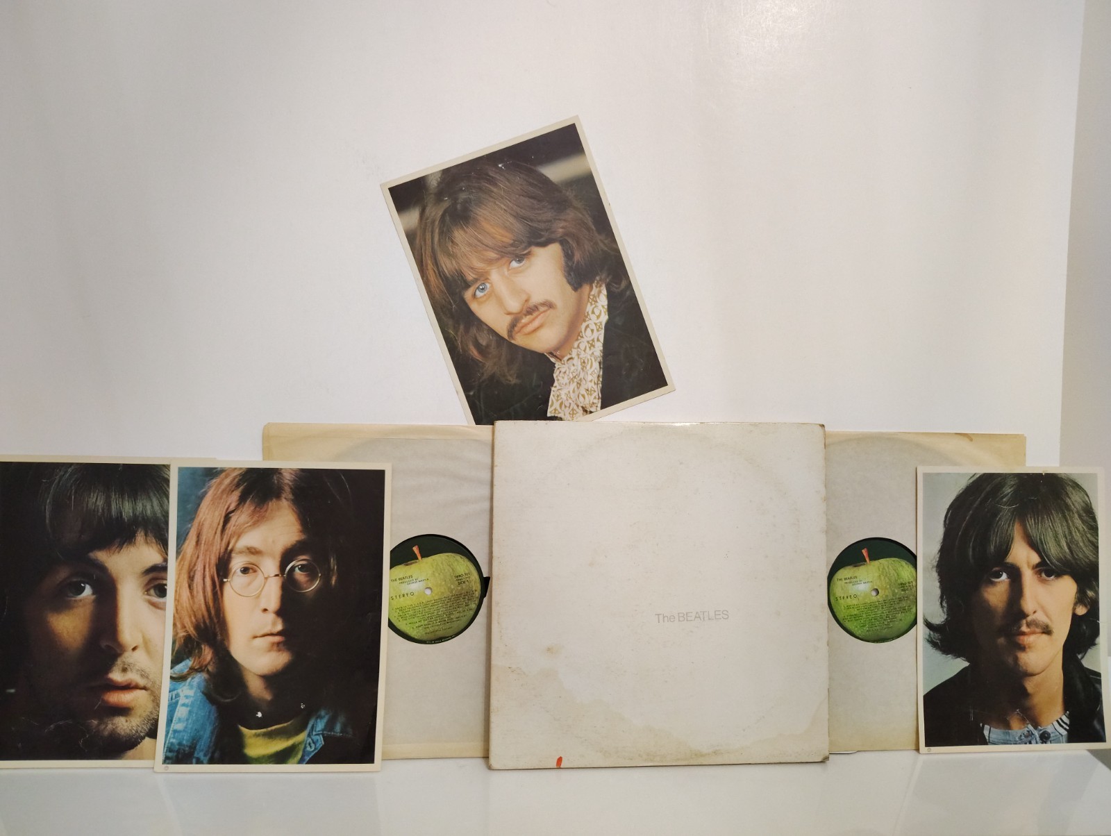 THE BEATLES - s/t / DBL LP GATEFOLD w/ PHOTOS / APPLE RECORDS 1968 A